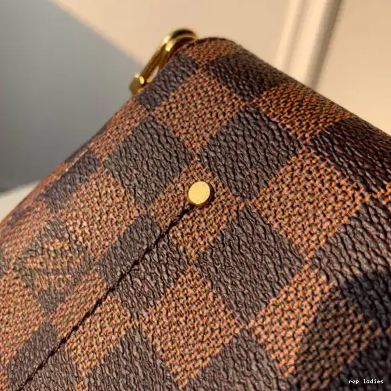 Cheap Louis Favorite Vuitton PM 0624